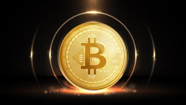 As Correlation Crumbles, Bitcoin Charts Its Own Course